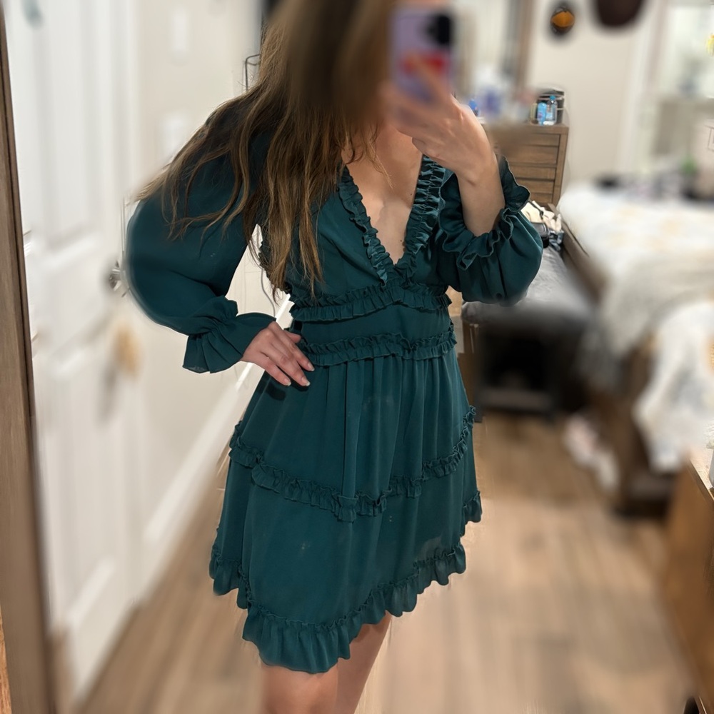 Flowy Emerald Green Mini Dress – Feminine and Elegant